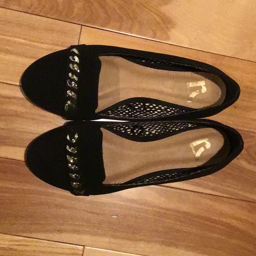 Sz 8  Report Black Flats with Gold Chain Detail